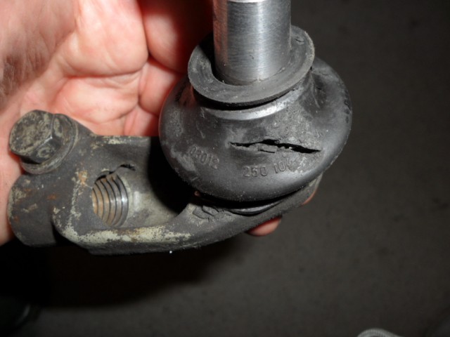 Tie Rod End Kaput.jpg