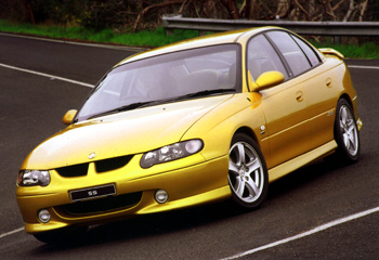 Holden Commodore VX 2002.jpg